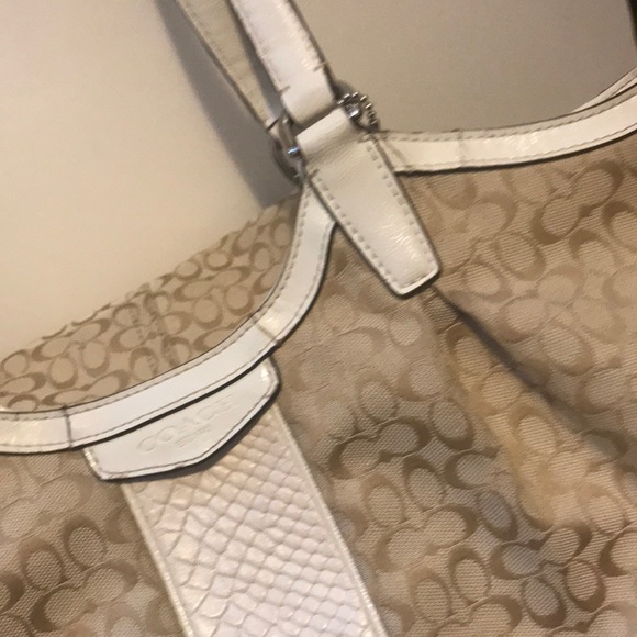 COACH DEVIN SIGNATURE CANVAS TOTE - Picture 9 of 9